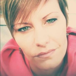 Meet your Posher, Casey